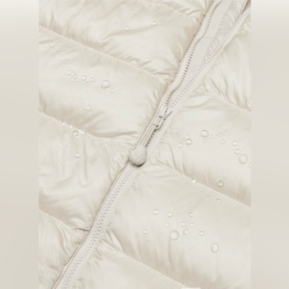 NEW TNA The Little Fuzzy Puff Jacket in Matte Pearl - Picture 7 of 13